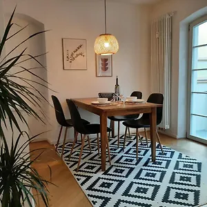Apartment Zentrale Lage I Historisch I Parkplatz I Fahrradkeller, Straubing